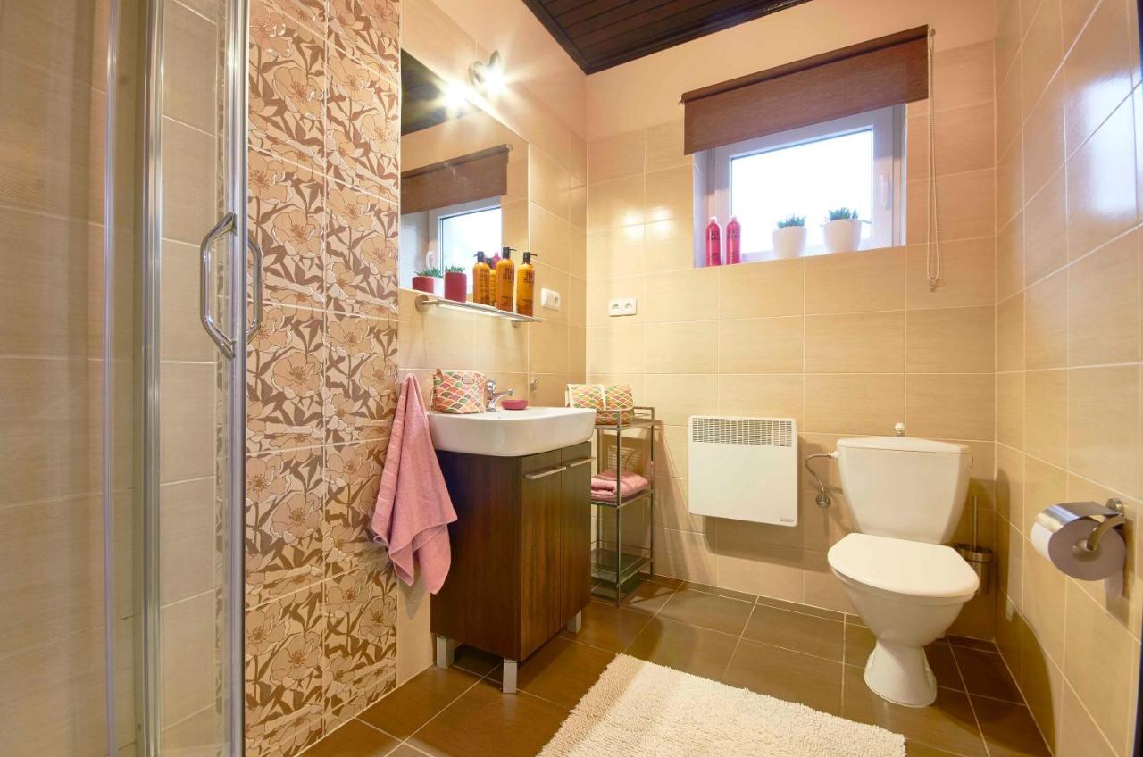 Arenda Apartamenty&Domki Caloroczne Sierakow  Εξωτερικό φωτογραφία