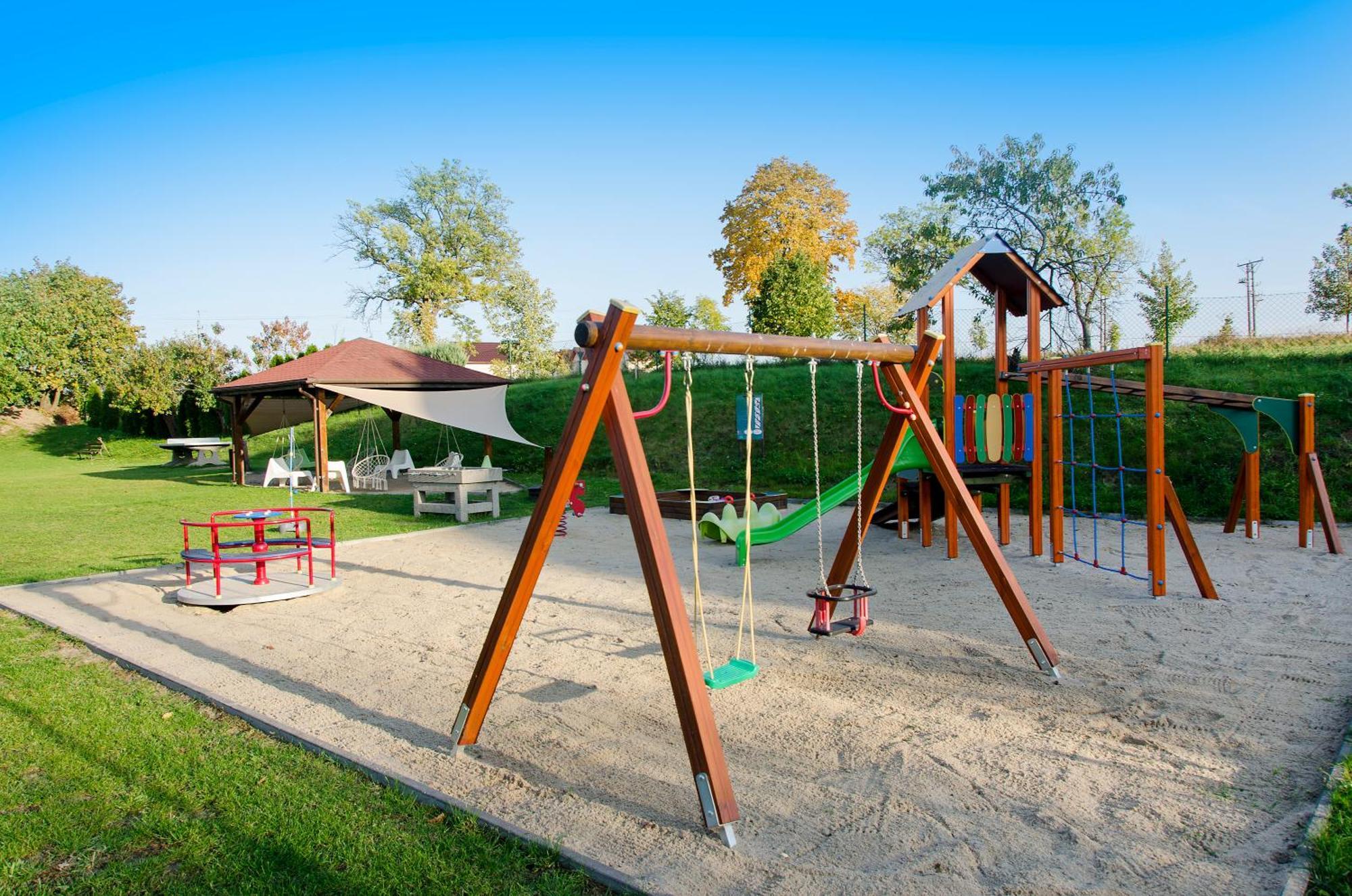 Arenda Apartamenty&Domki Caloroczne Sierakow  Εξωτερικό φωτογραφία