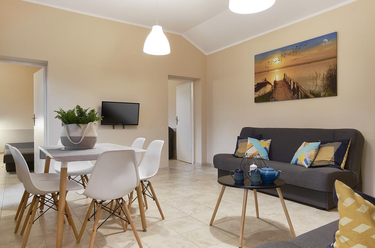 Arenda Apartamenty&Domki Caloroczne Sierakow  Εξωτερικό φωτογραφία